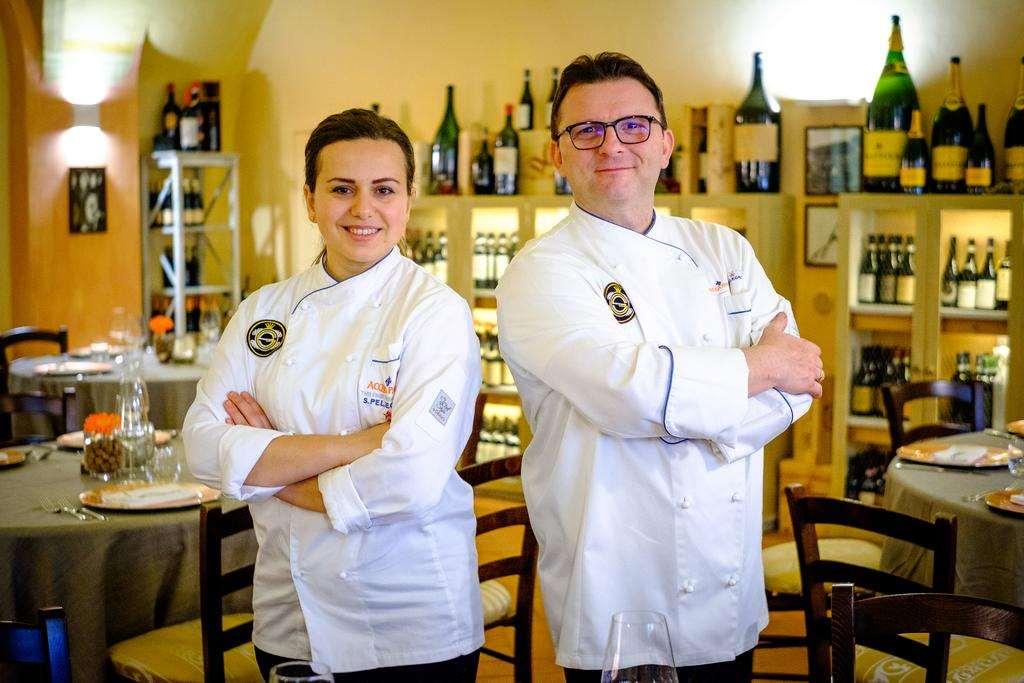 Ristorante Albergo Corona Νόβι Λίγκουρε Εστιατόριο φωτογραφία